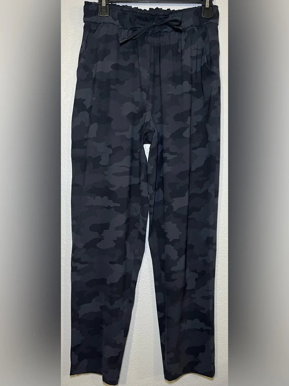 Lululemon Keep Moving Pant 7/8 High-Rise Incognito Camo Multi Grey Size 6 NWOT